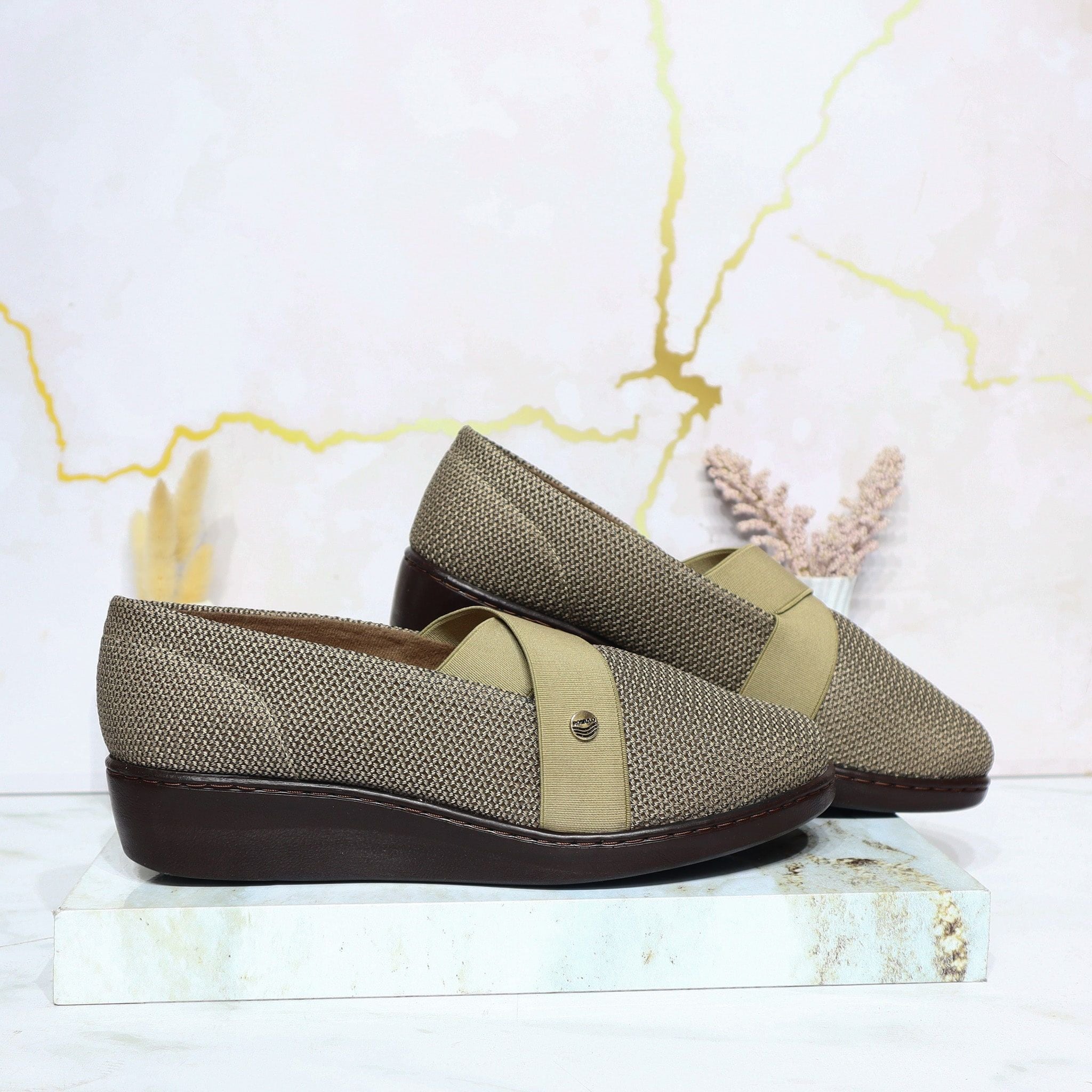 Romulo cerrado caoba x beige para mujer RO3106