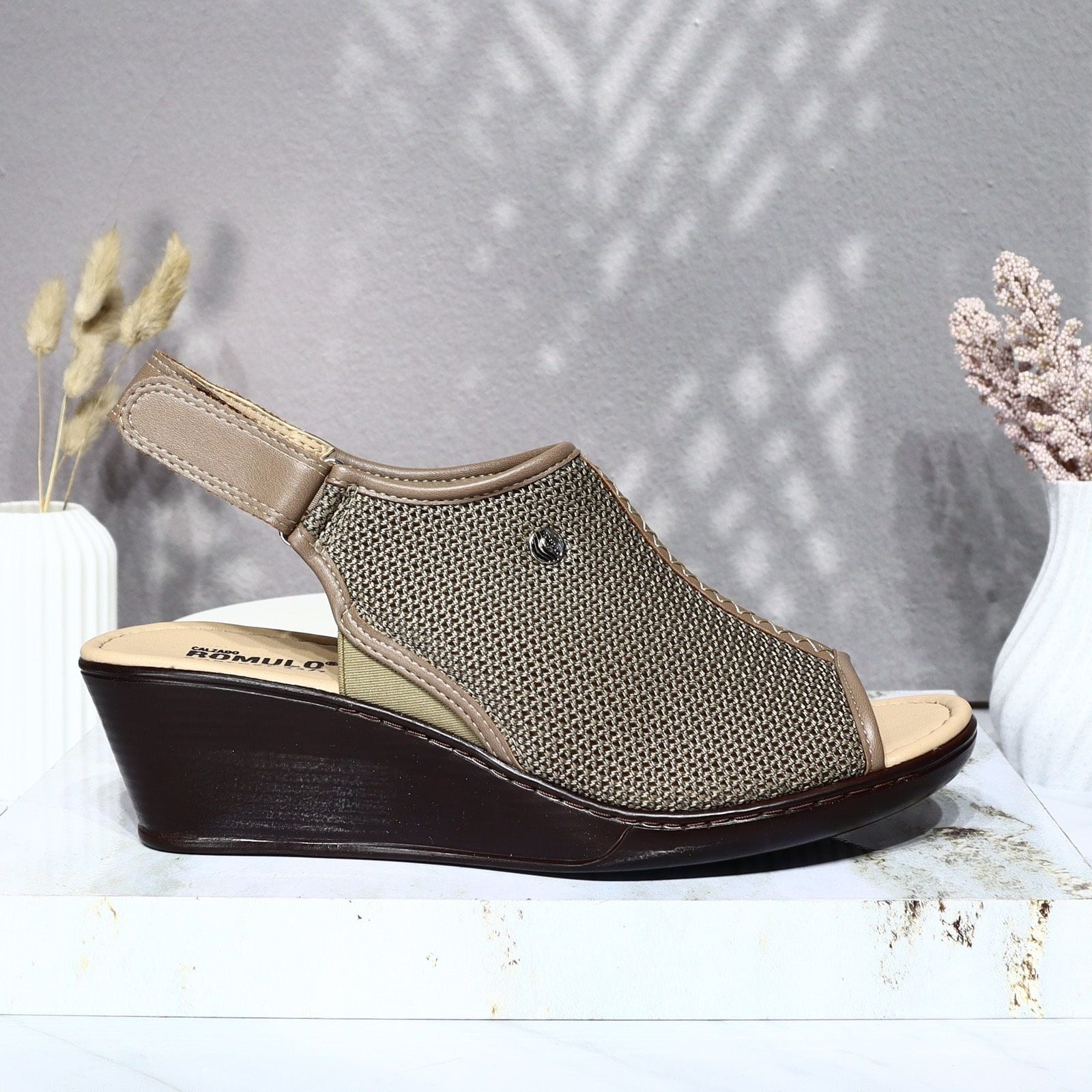 Romulo sandalia taupe para mujer RO3149