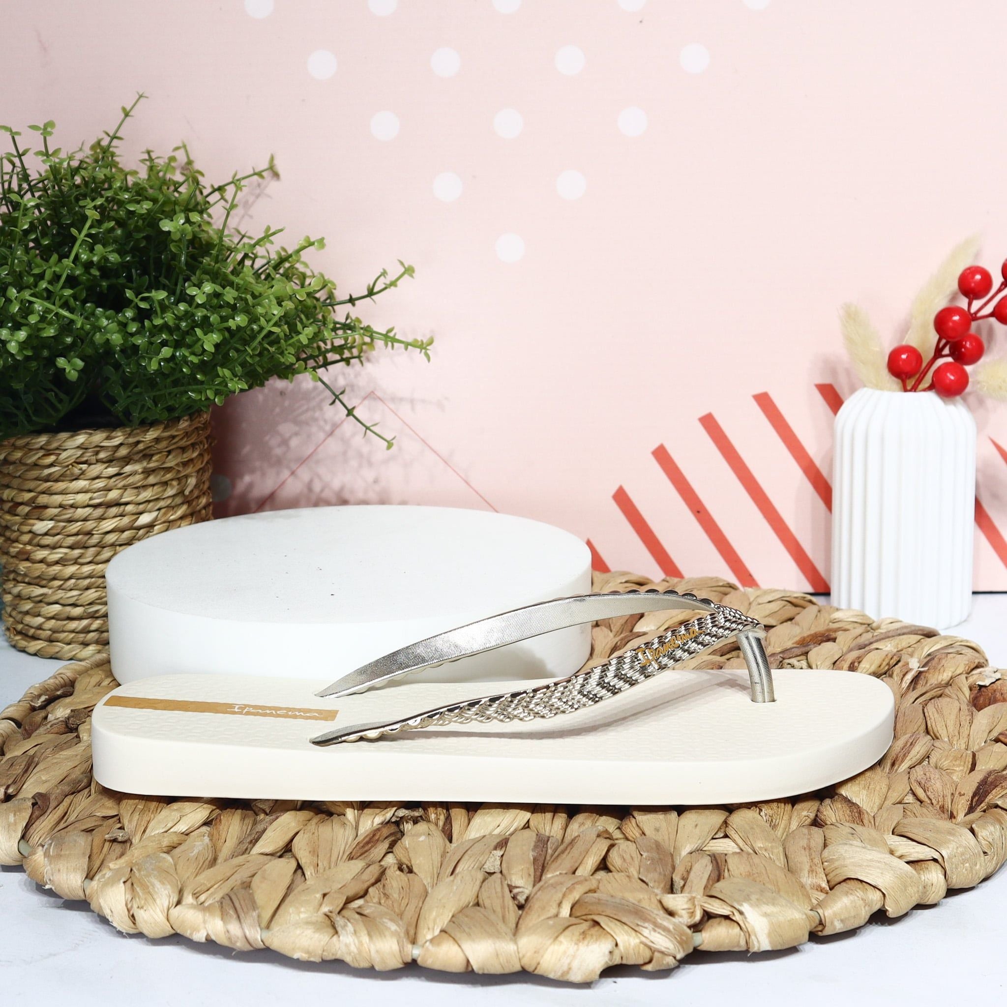 Ipanema beige x dorado para mujer VT83723