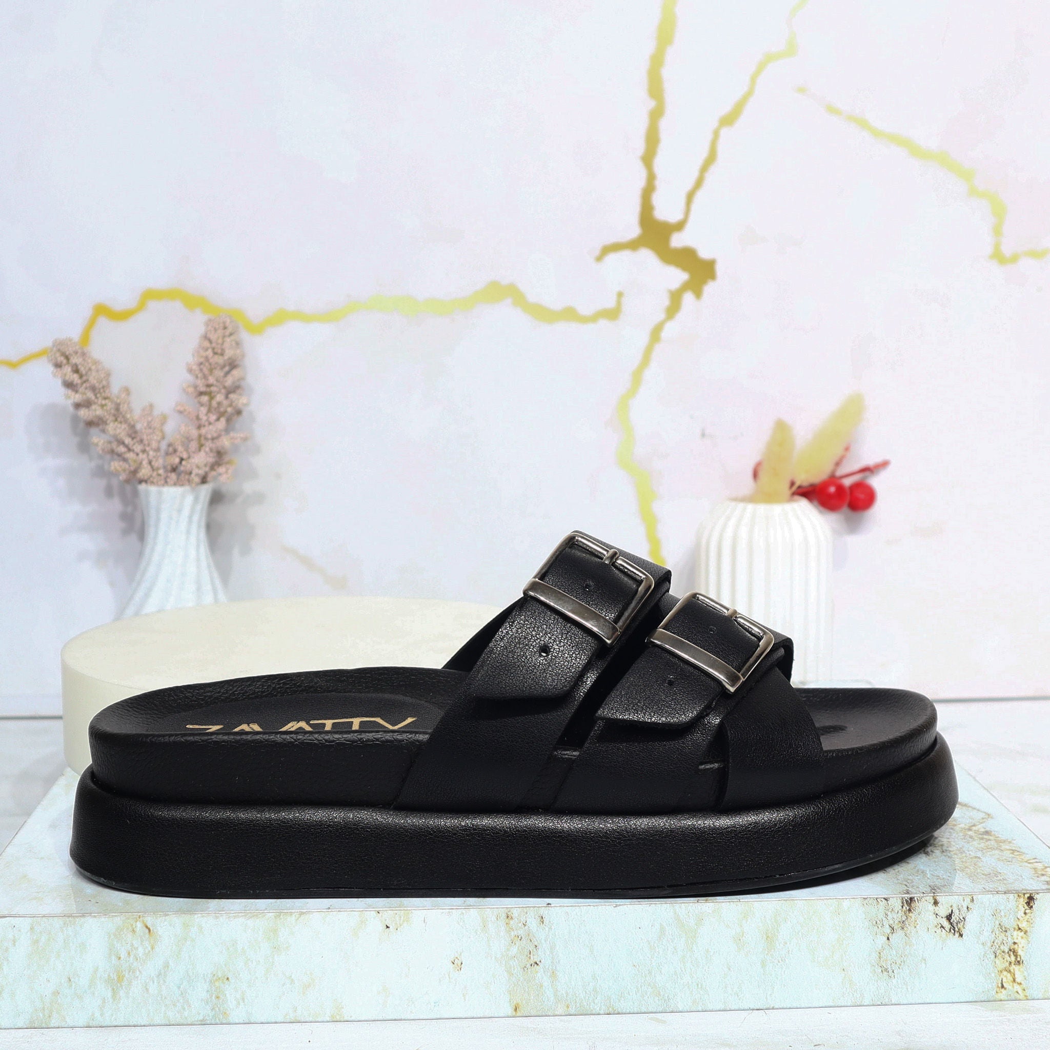 Sandalia plana negro para mujer 010-Z43