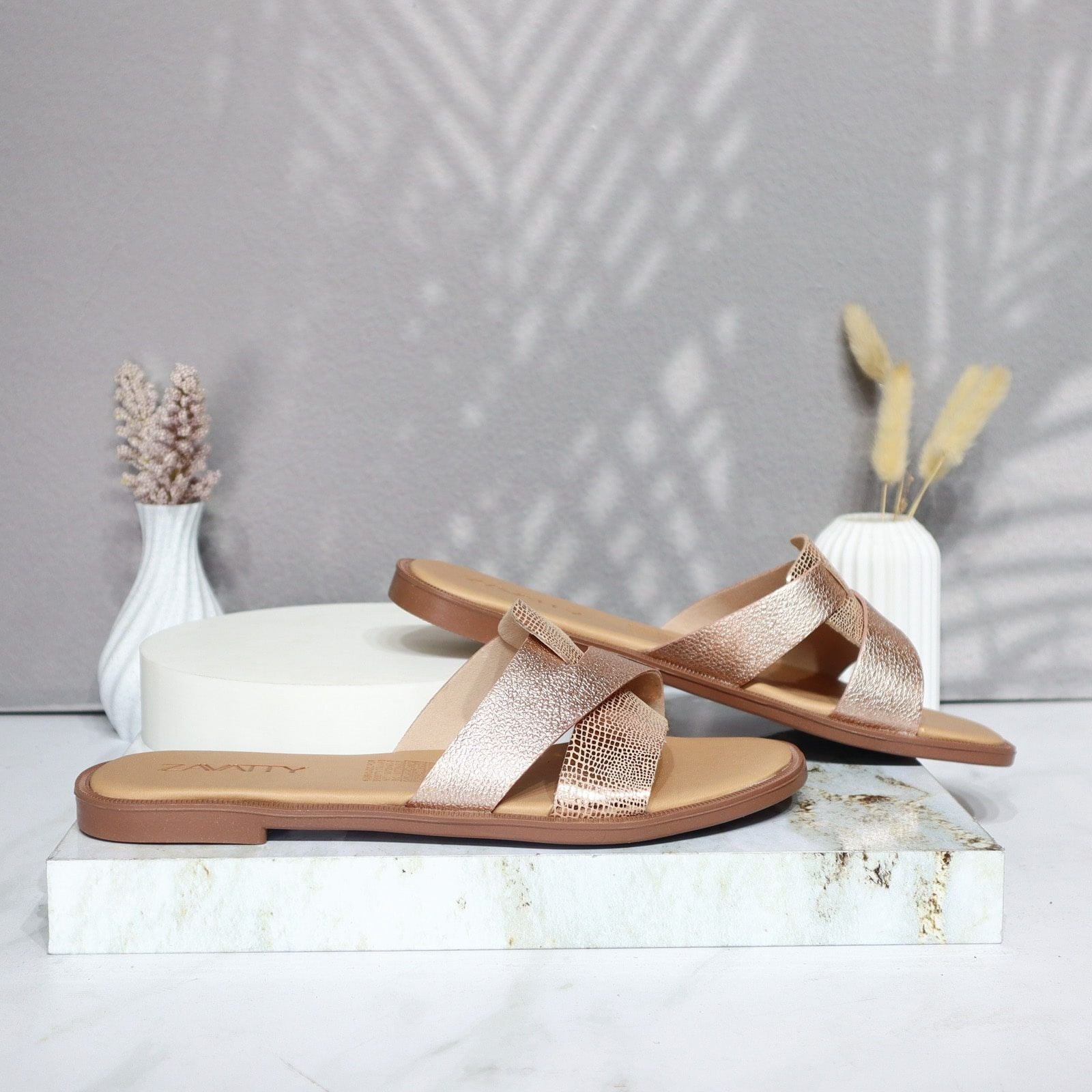 Sandalia plana oro rosa cuero para mujer 23C10-Z19