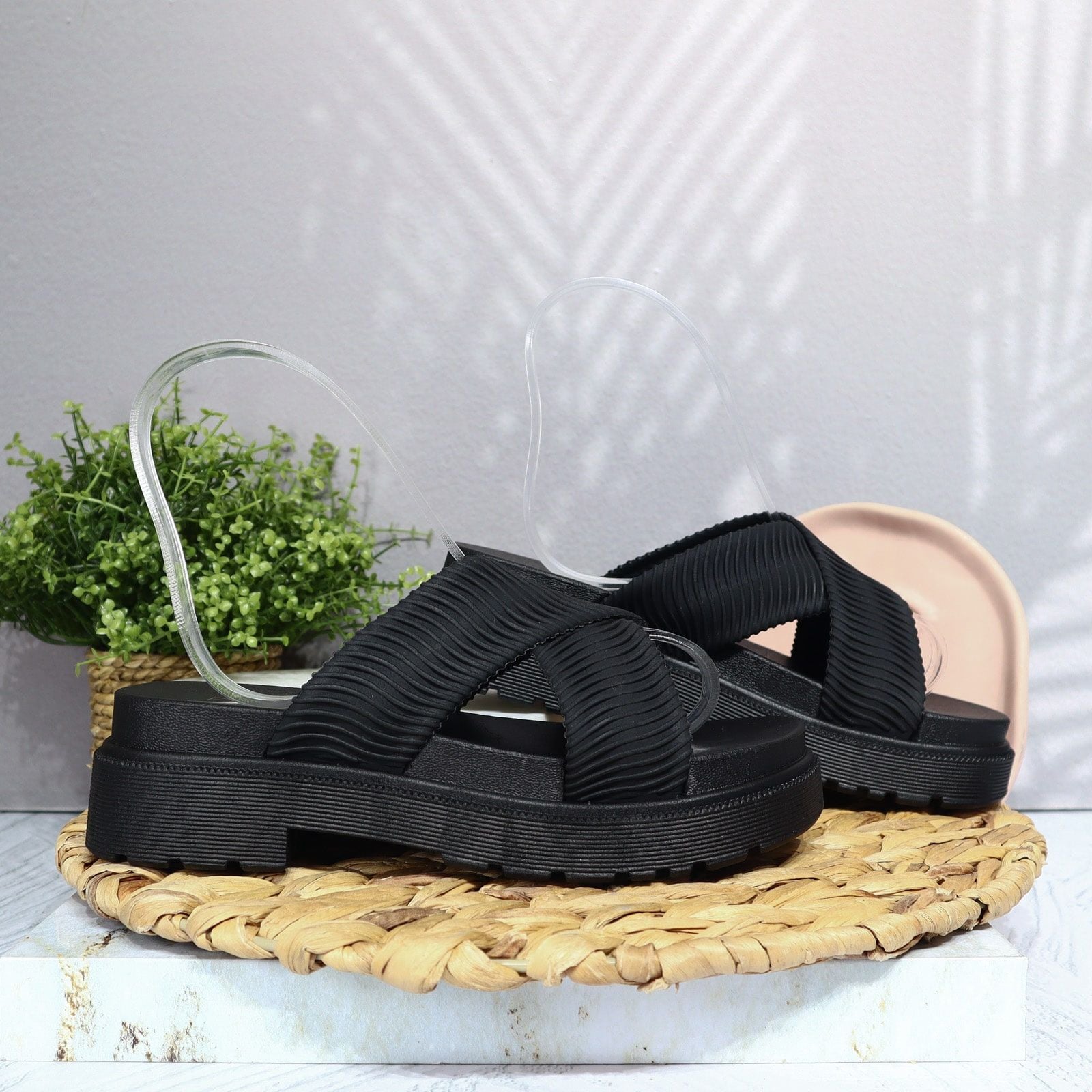 Sandalia plana negro para mujer 2504-Z457
