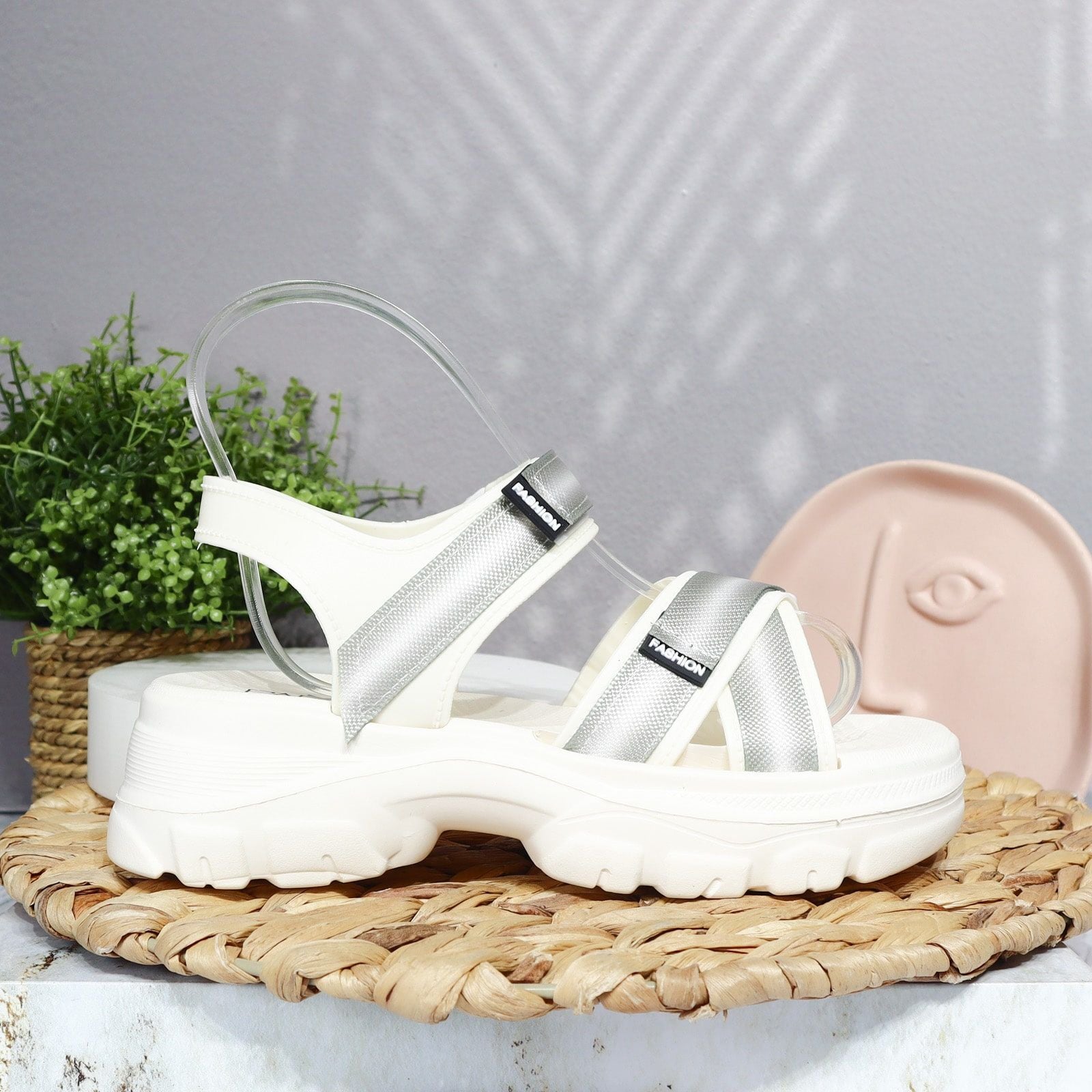 Sandalia plana para mujer 2505-Z457
