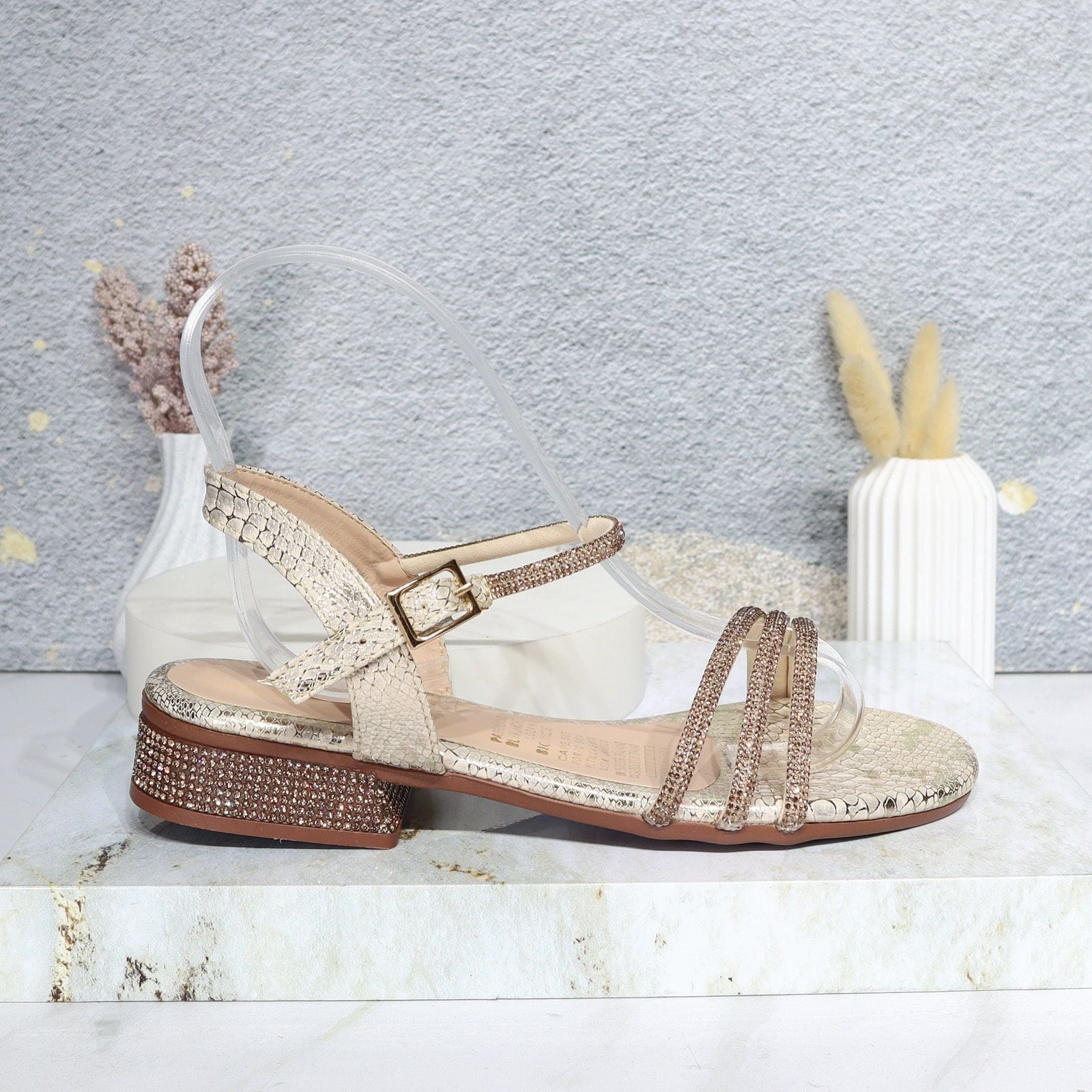 Sandalia plana champaña para mujer 2754-Z527