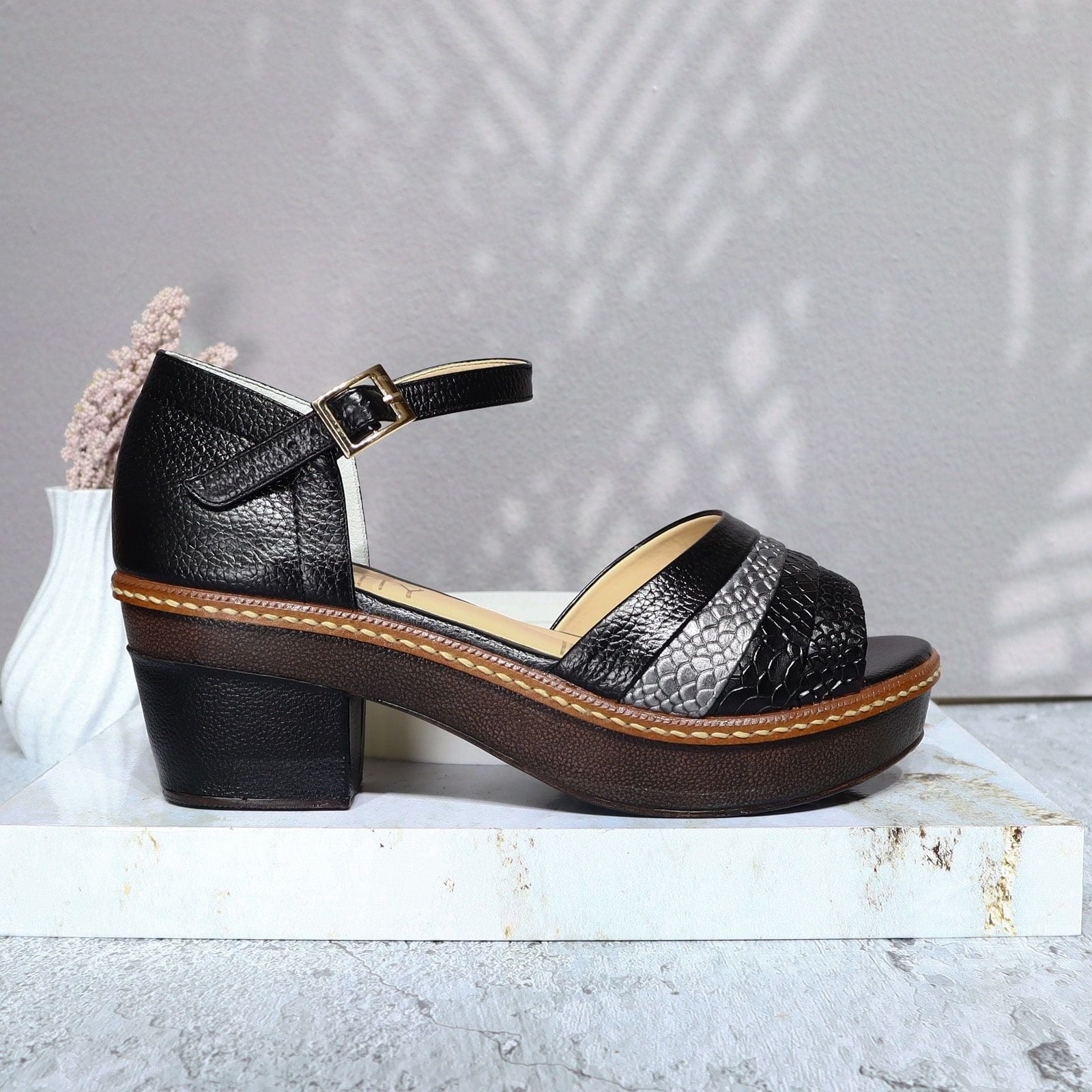 Sandalia tacon negro cuero para mujer 6132-Z06