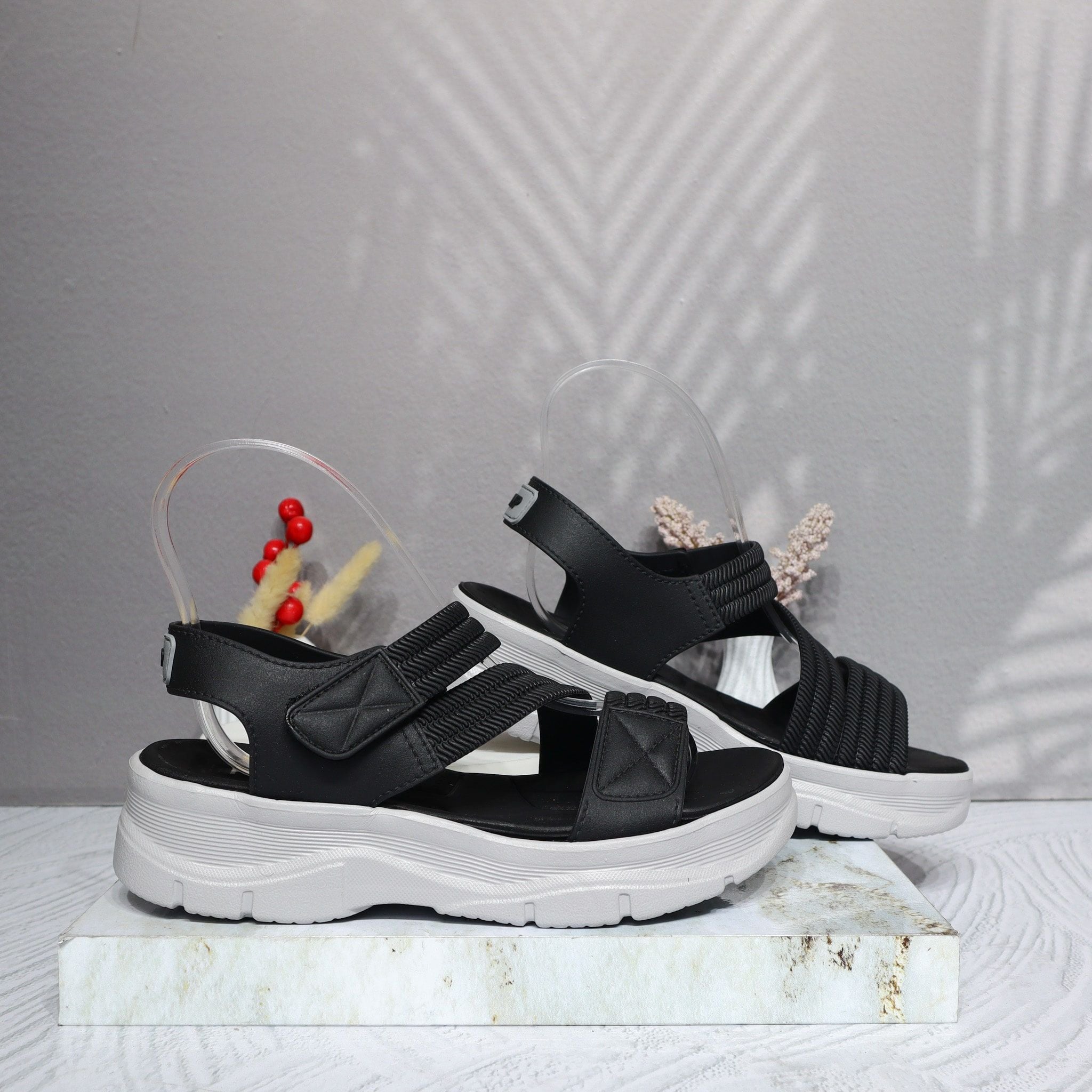 Sandalia plana negro para mujer 6171-Z619