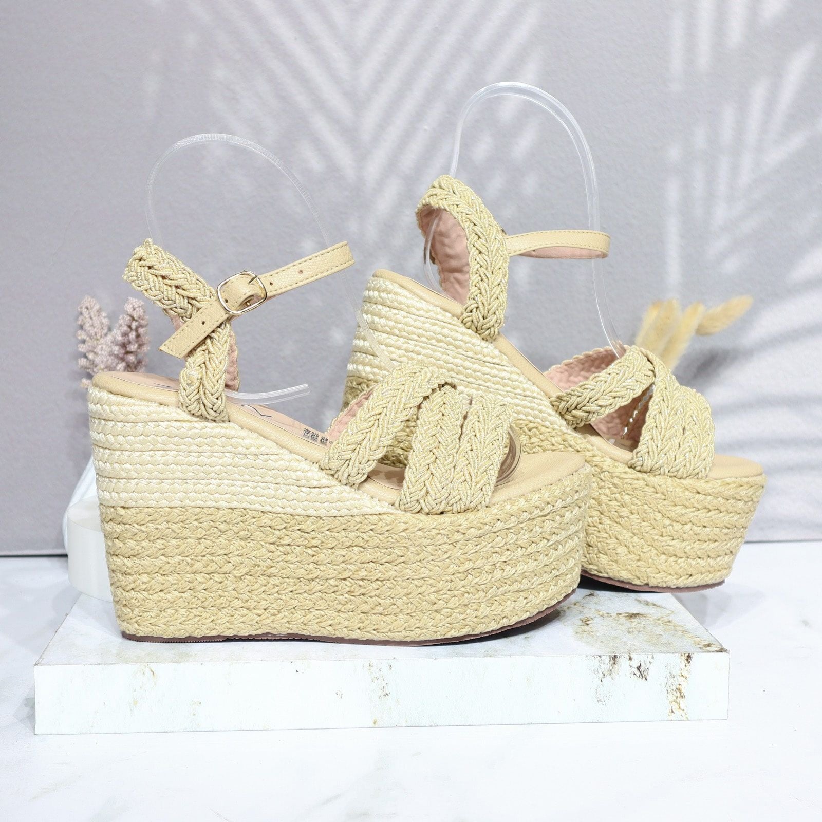 Sandalia plana yute x beige para mujer 628-Z482