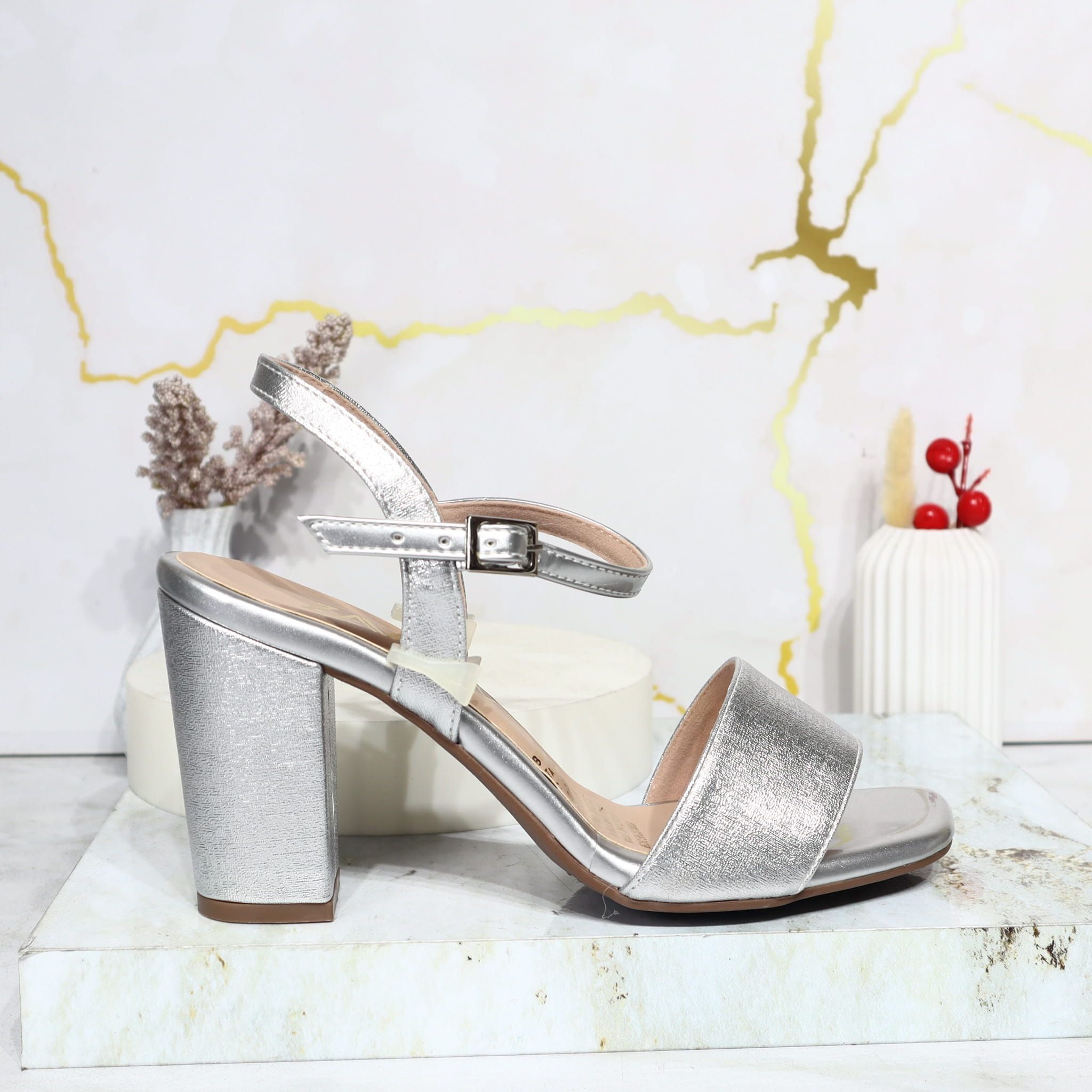 Sandalia tacon plata brillante para mujer 7593-Z522