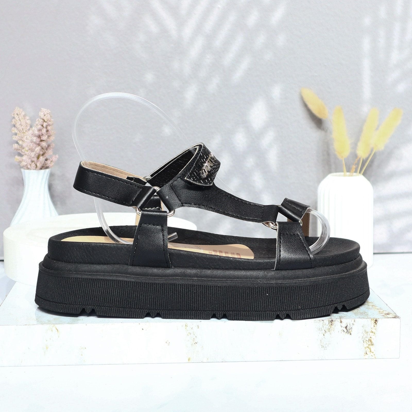 Sandalia plana negro para mujer C530-Z84