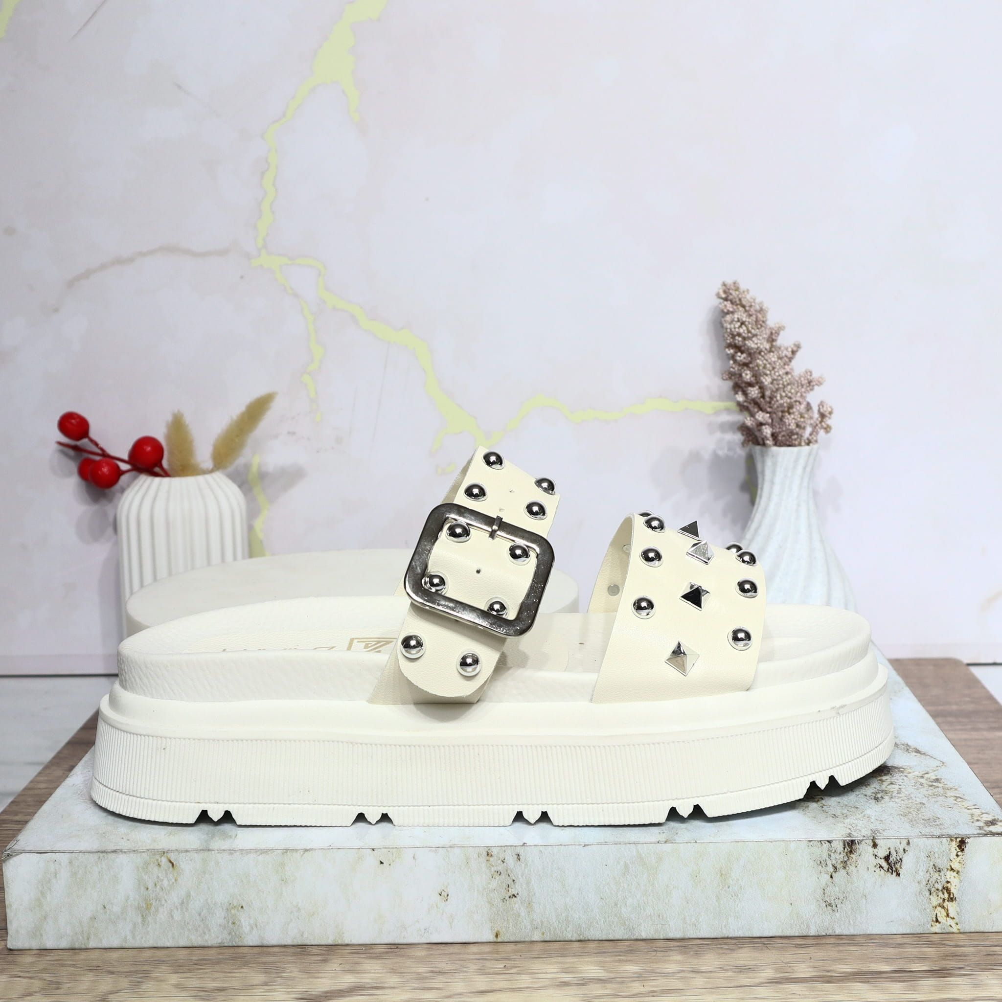 Sandalia plana talco para mujer H-TANIA