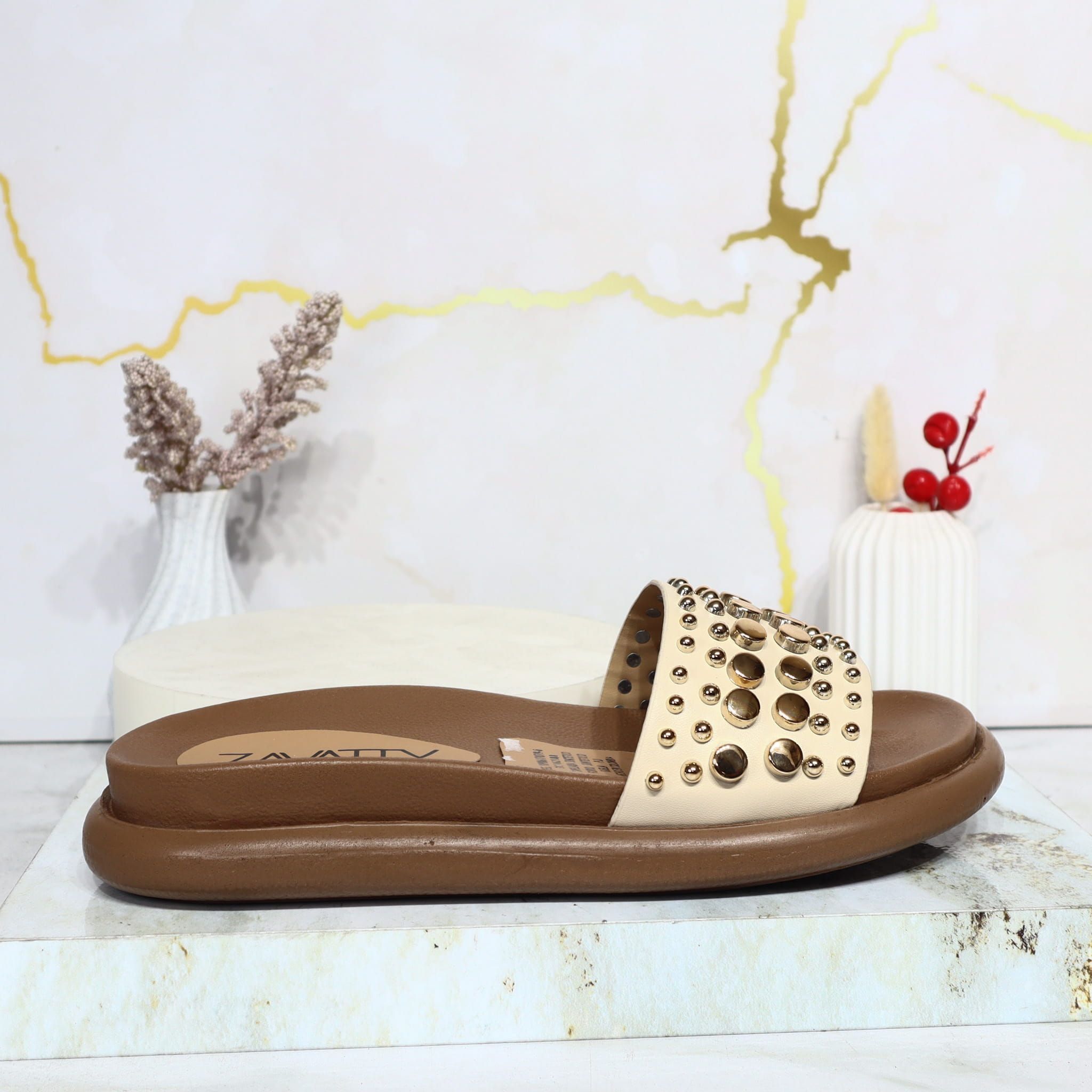 Sandalia canoa beige para mujer H02-Z723
