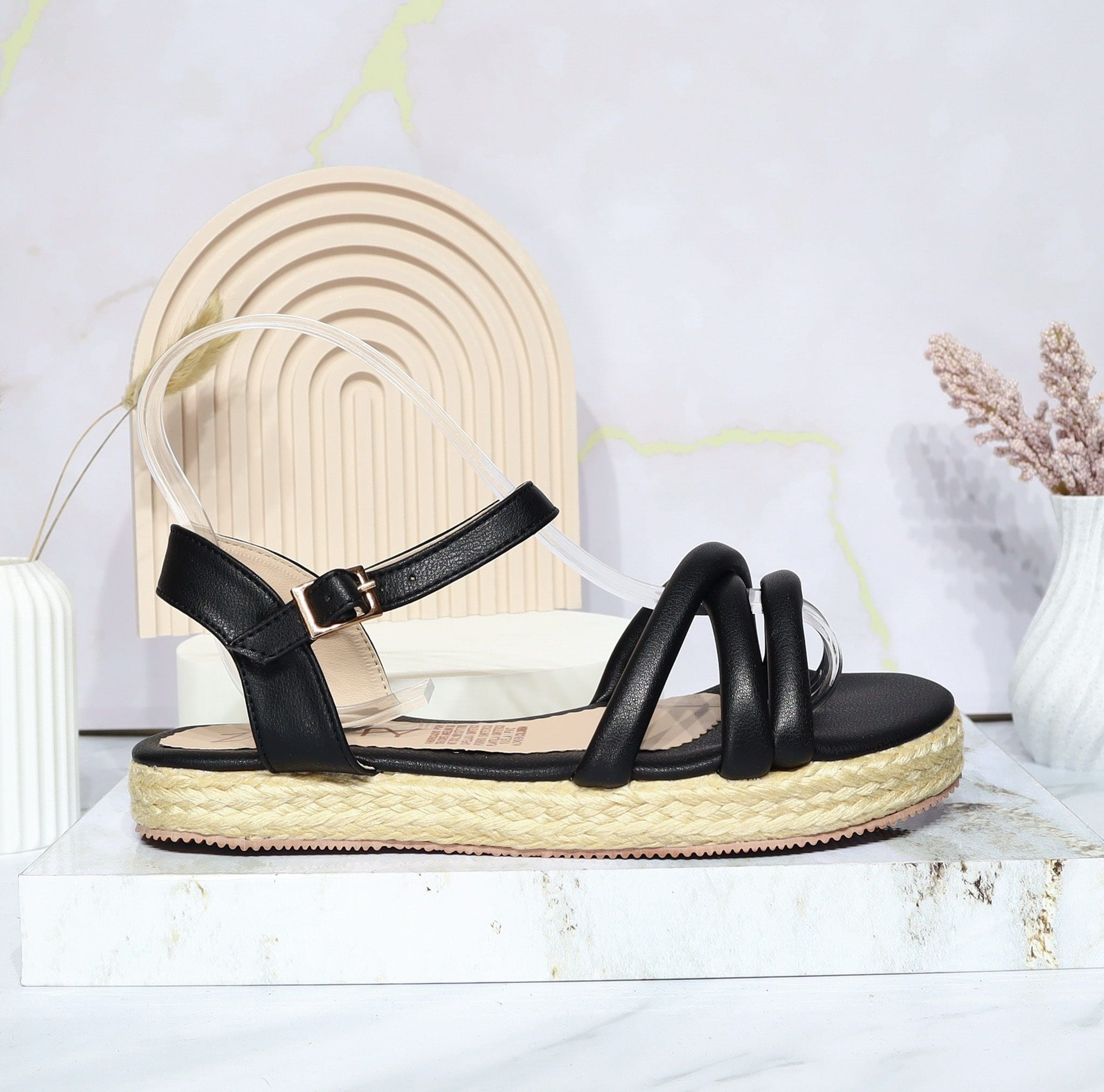 Sandalia plana negro para mujer M144-Z471