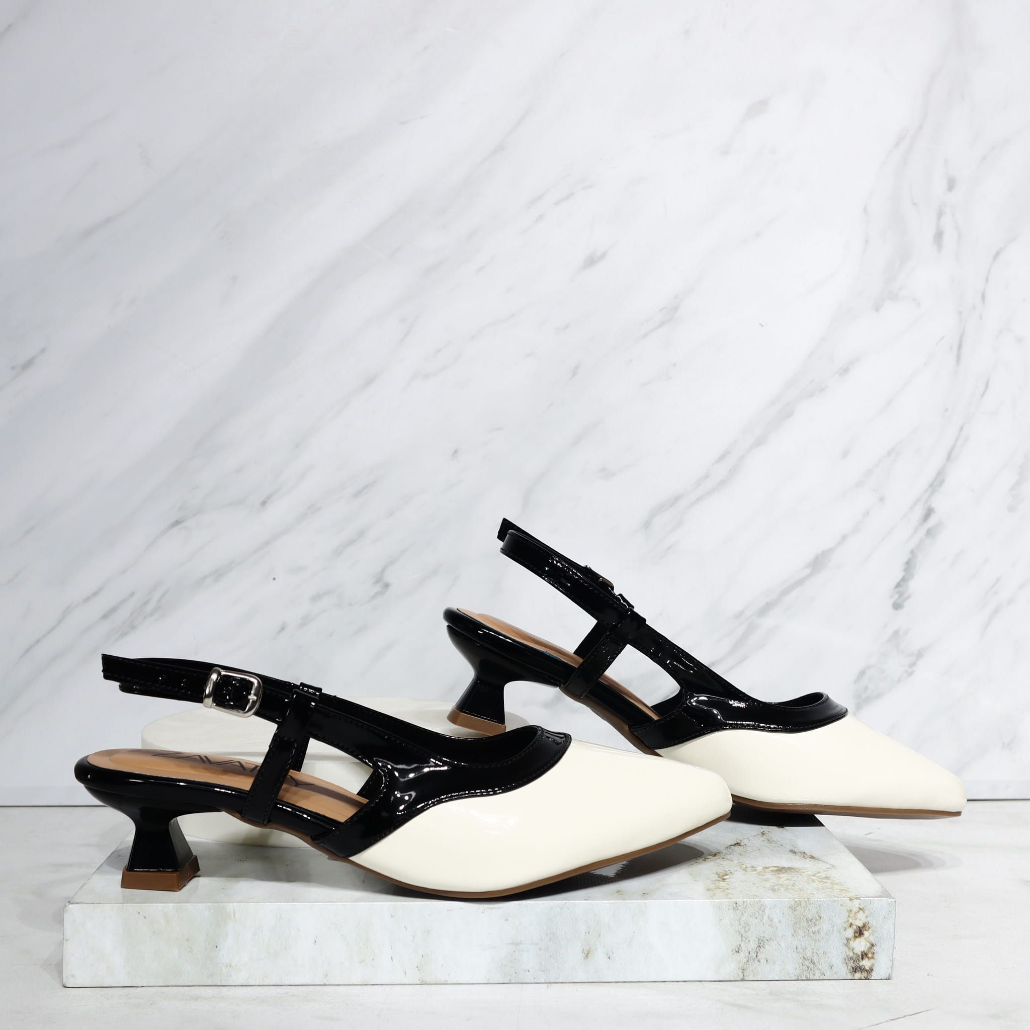 Sandalia tacon talco x negro charol para mujer PI227-Z610