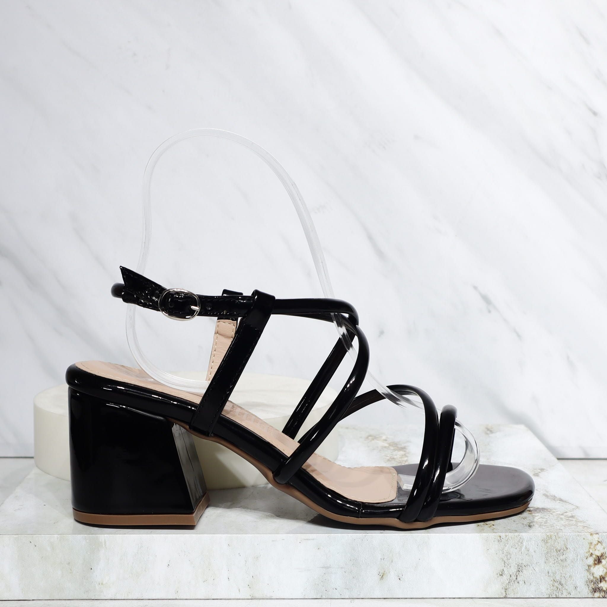 Sandalia tacon negro charol para mujer Q261-Z471