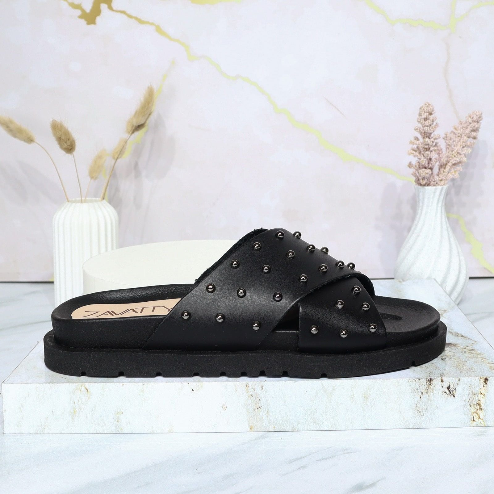 Sandalia plana negro para mujer R004-Z111