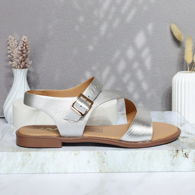 Sandalia plana plateado cuero para mujer TL112-Z19