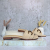 Sandalia plana beige para mujer V540-Z84