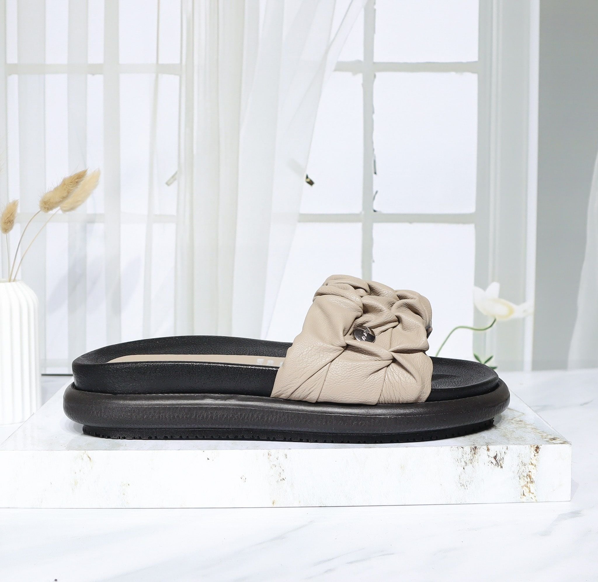 Plataforma baja taupe para mujer V910-Z84