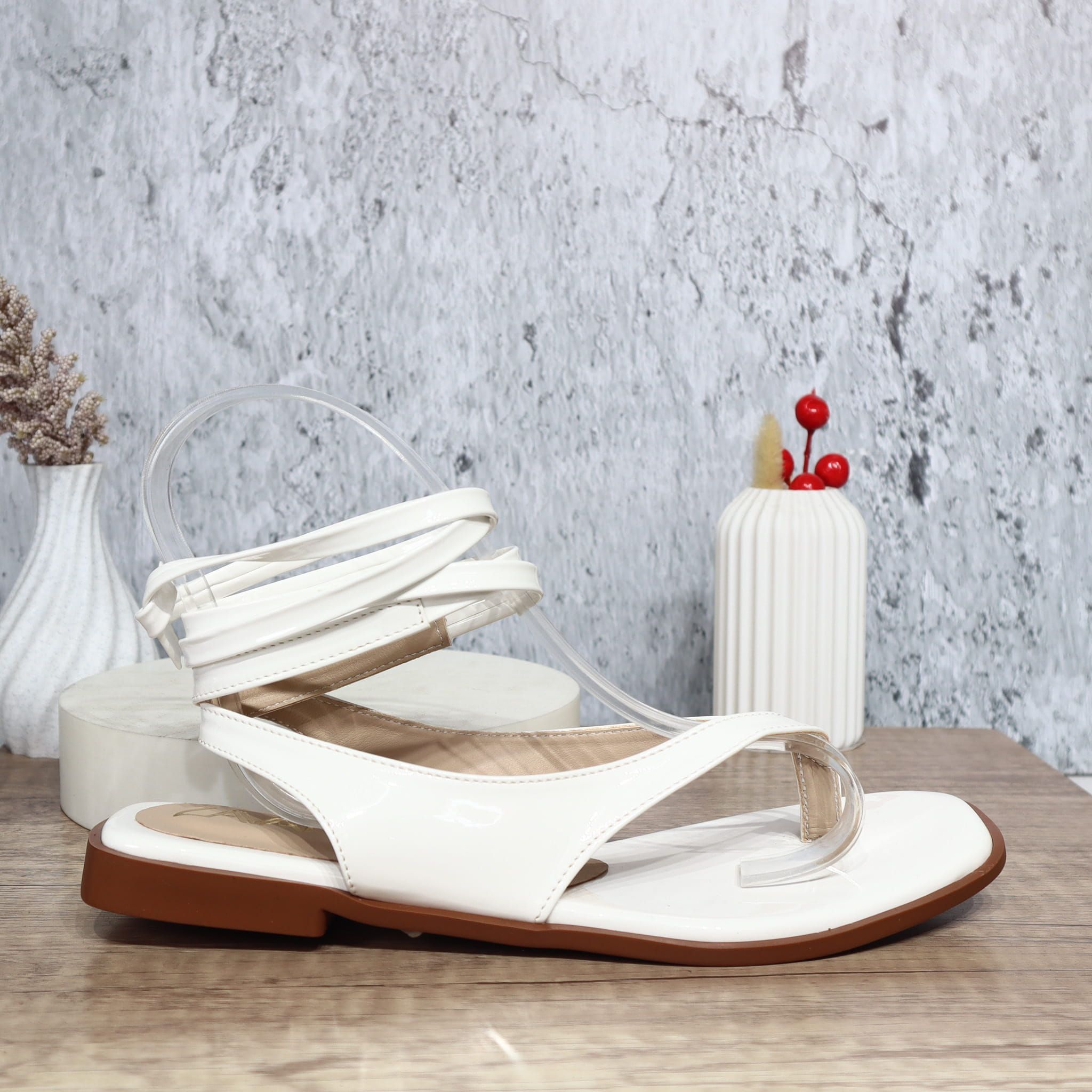 Sandalia plana talco charol para mujer TP608-Z725