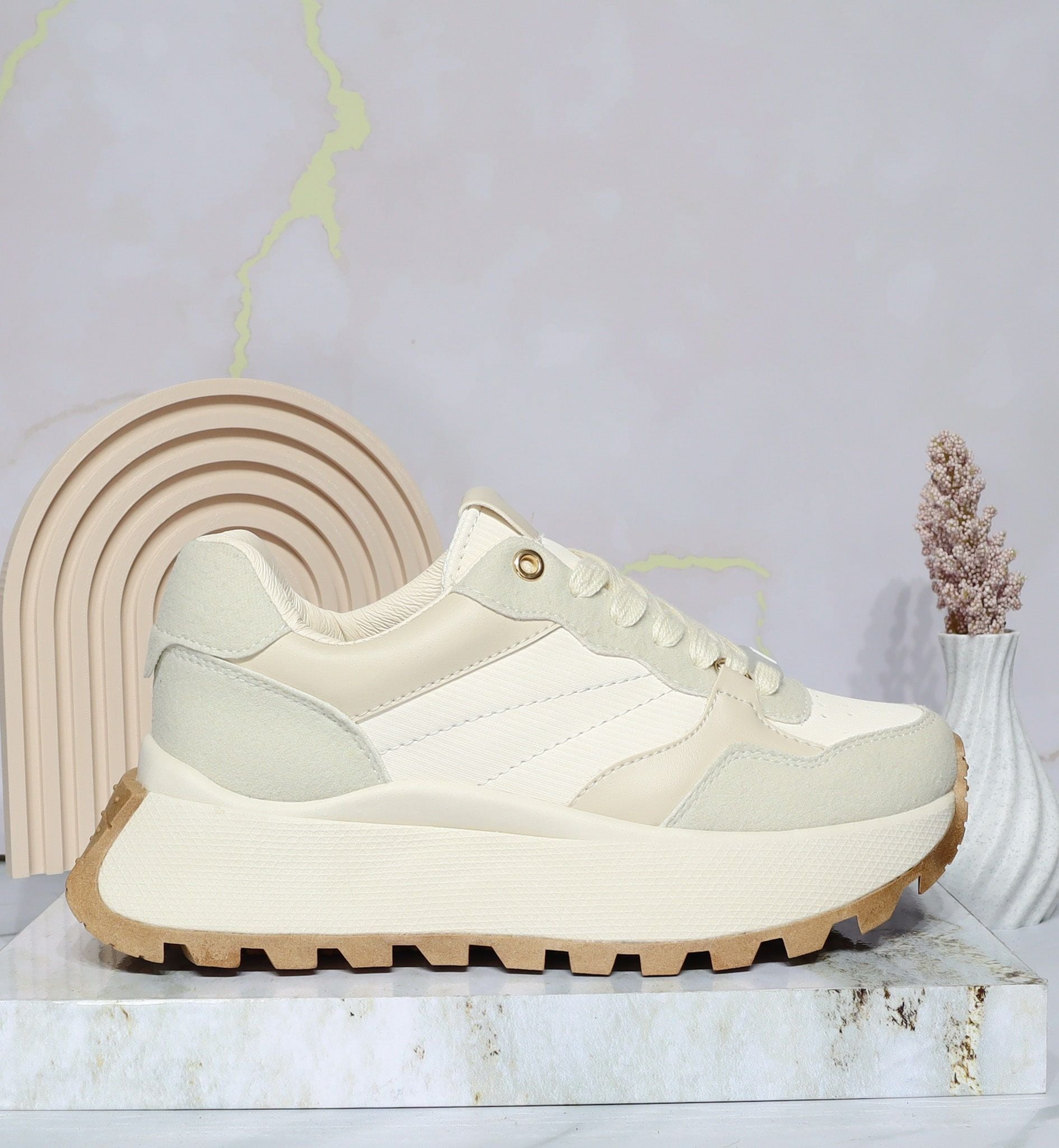 Tenis beige para mujer 213-Z275