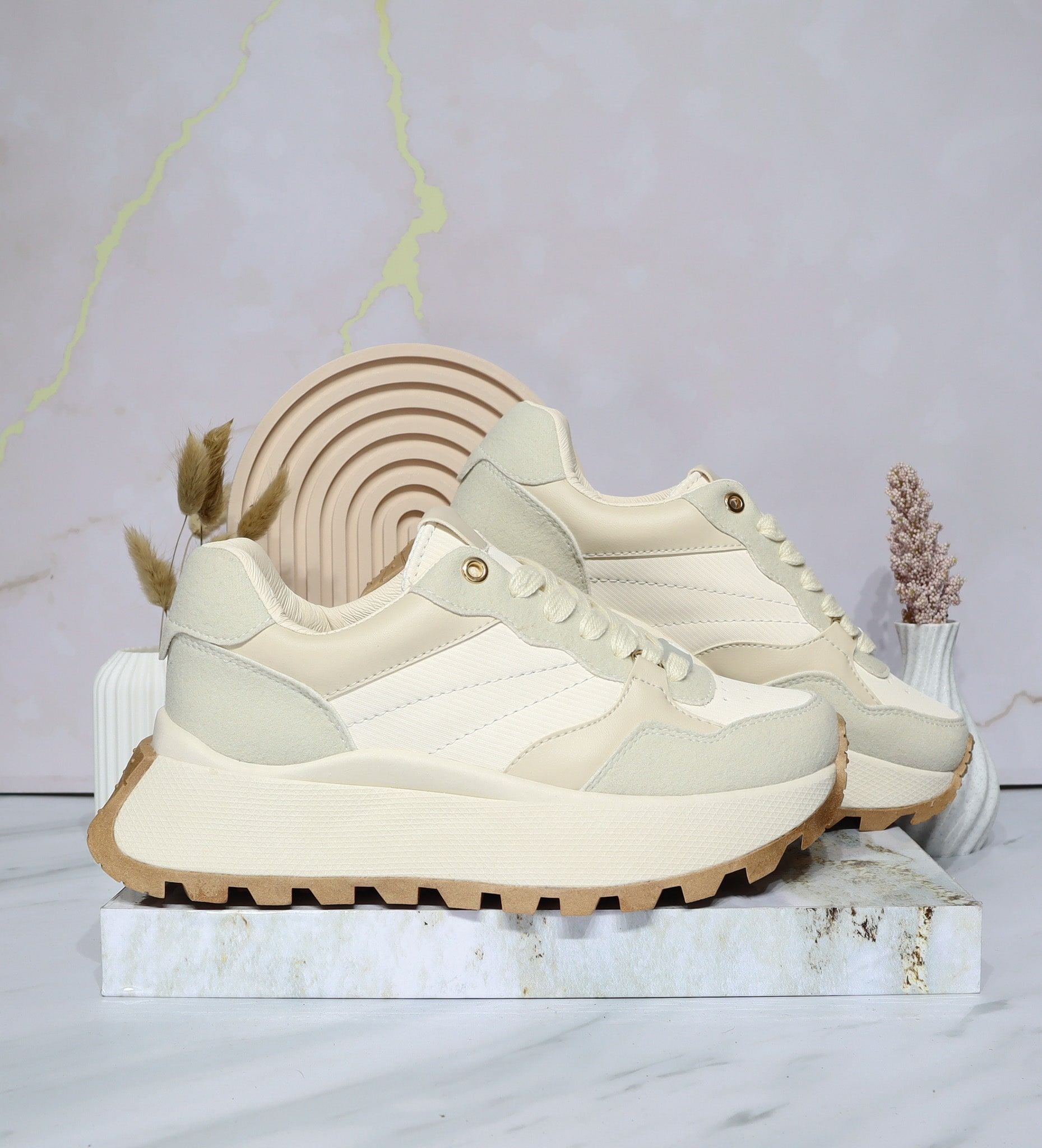 Tenis beige para mujer 213-Z275