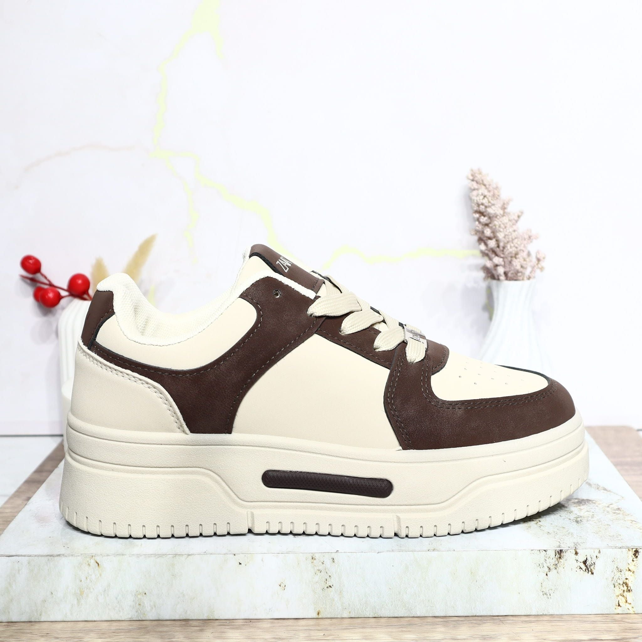 Tenis beige x cafe para mujer 25052-Z477