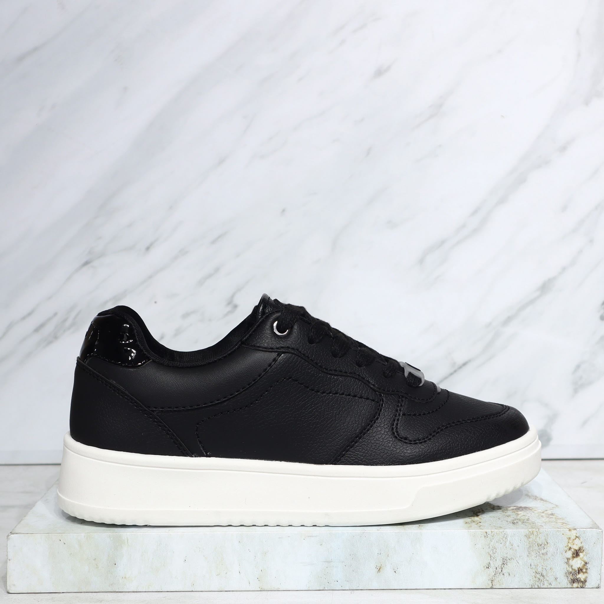 Tenis negro para mujer 302-Z273