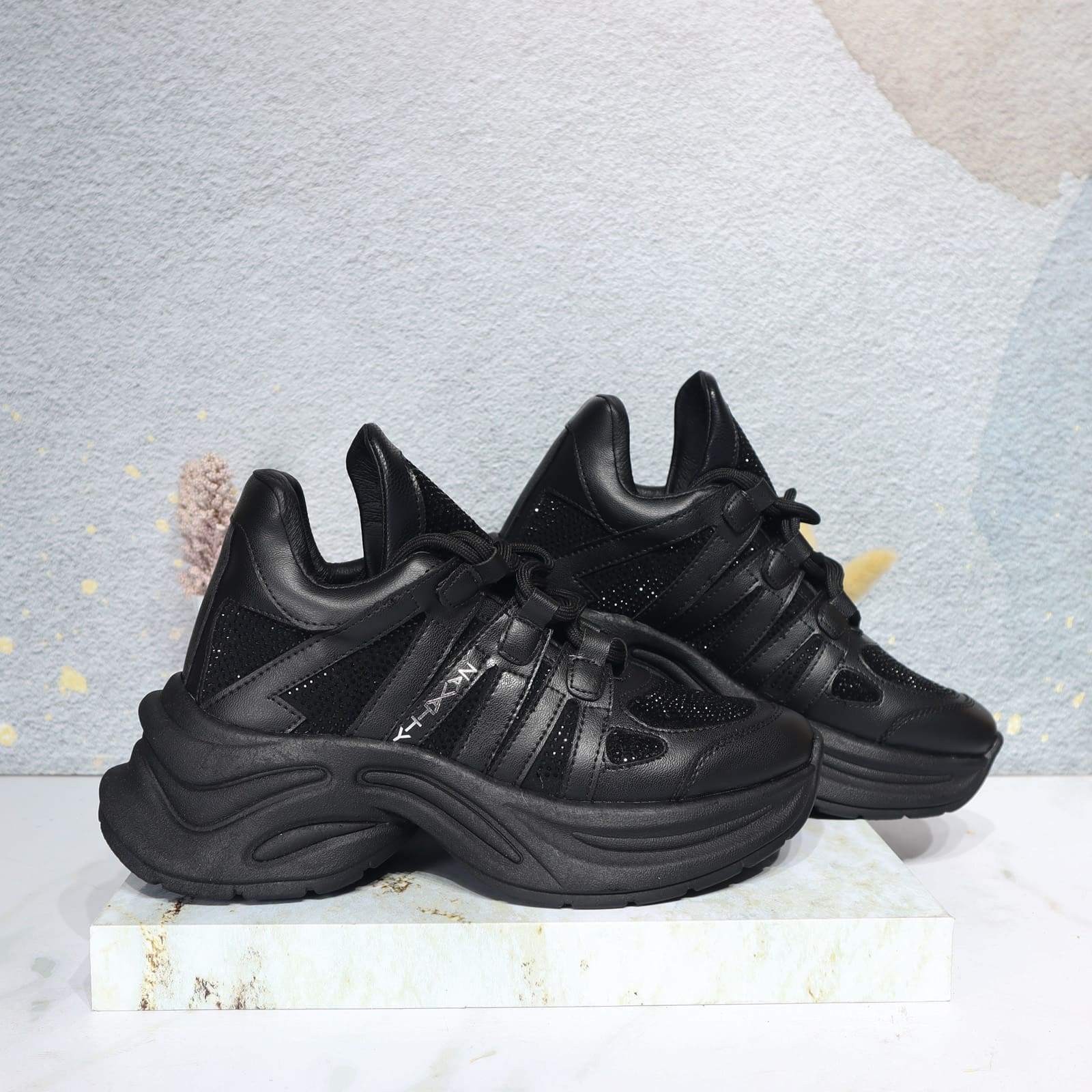 Tenis negro para mujer 870-Z419