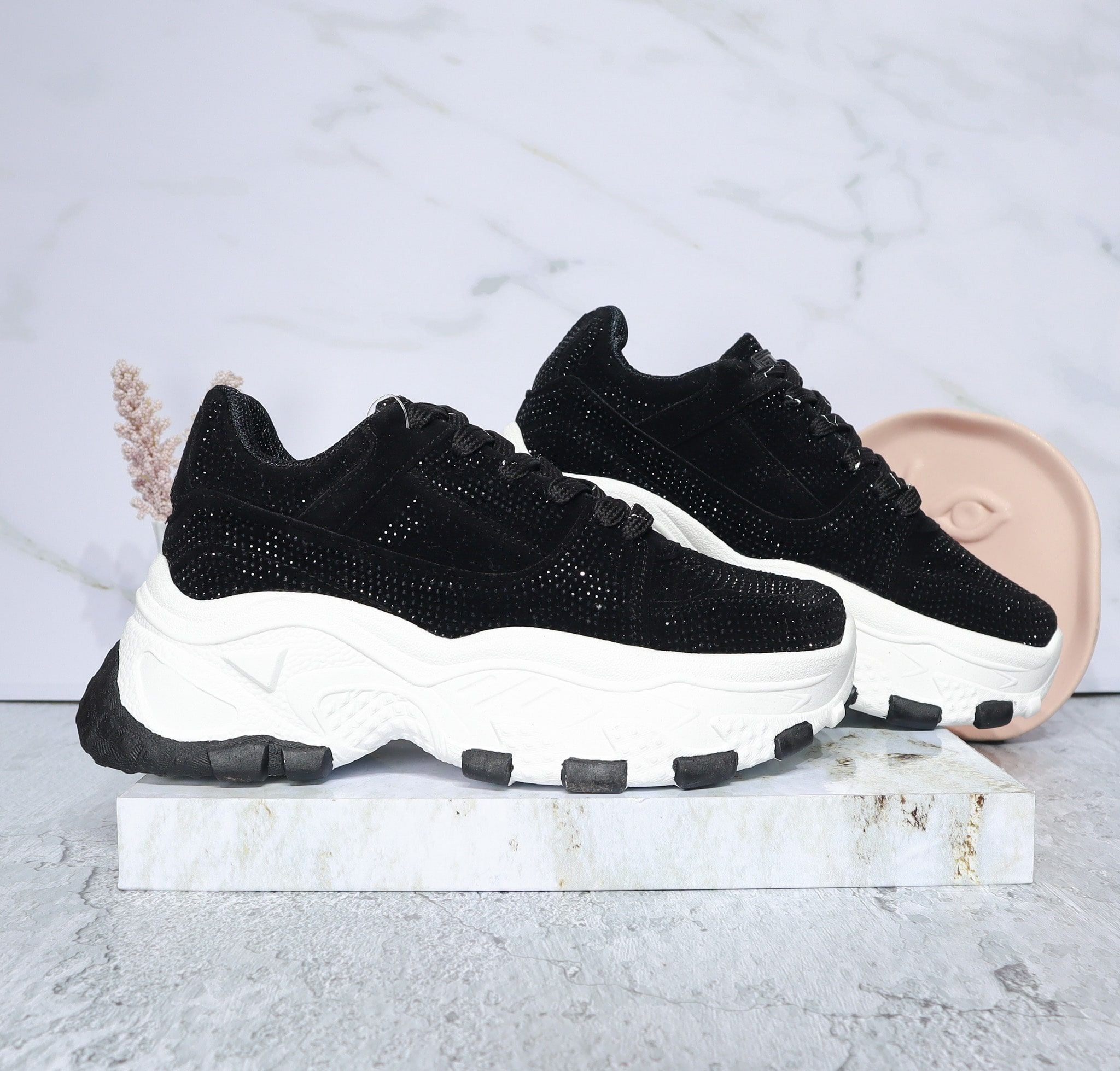 Tenis negro para mujer MARA-Z569