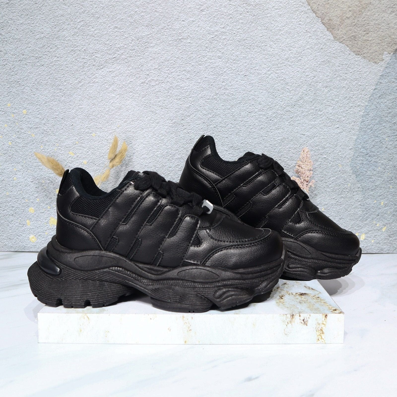 Tenis negro para mujer VENECIA-Z569