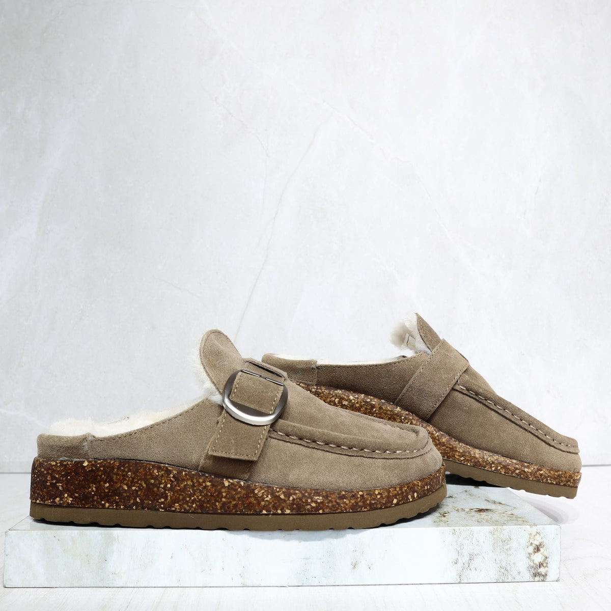 Zueco taupe cuero para mujer 26111-Z718