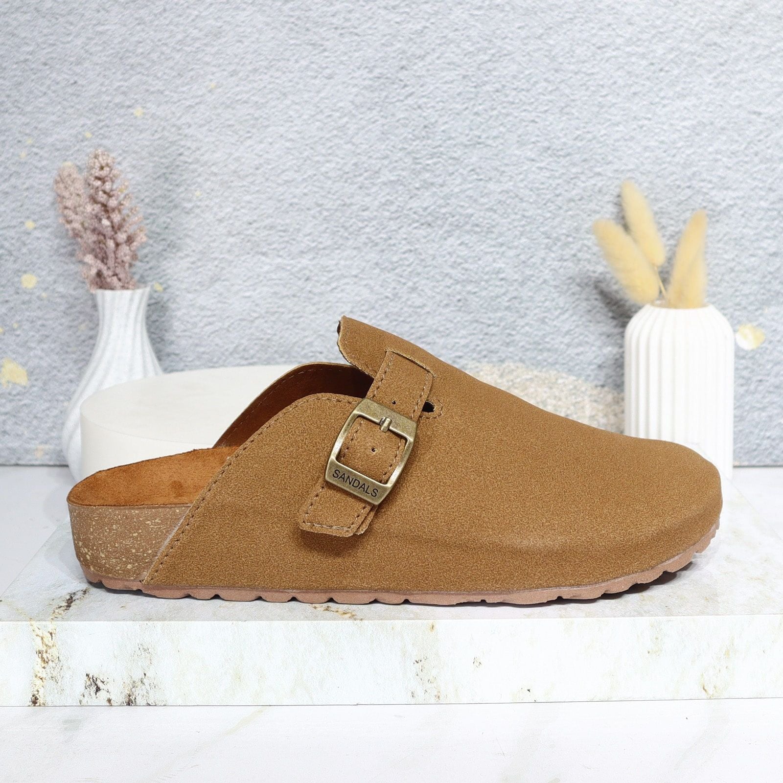 Sandalia plana miel para mujer M70-Z620