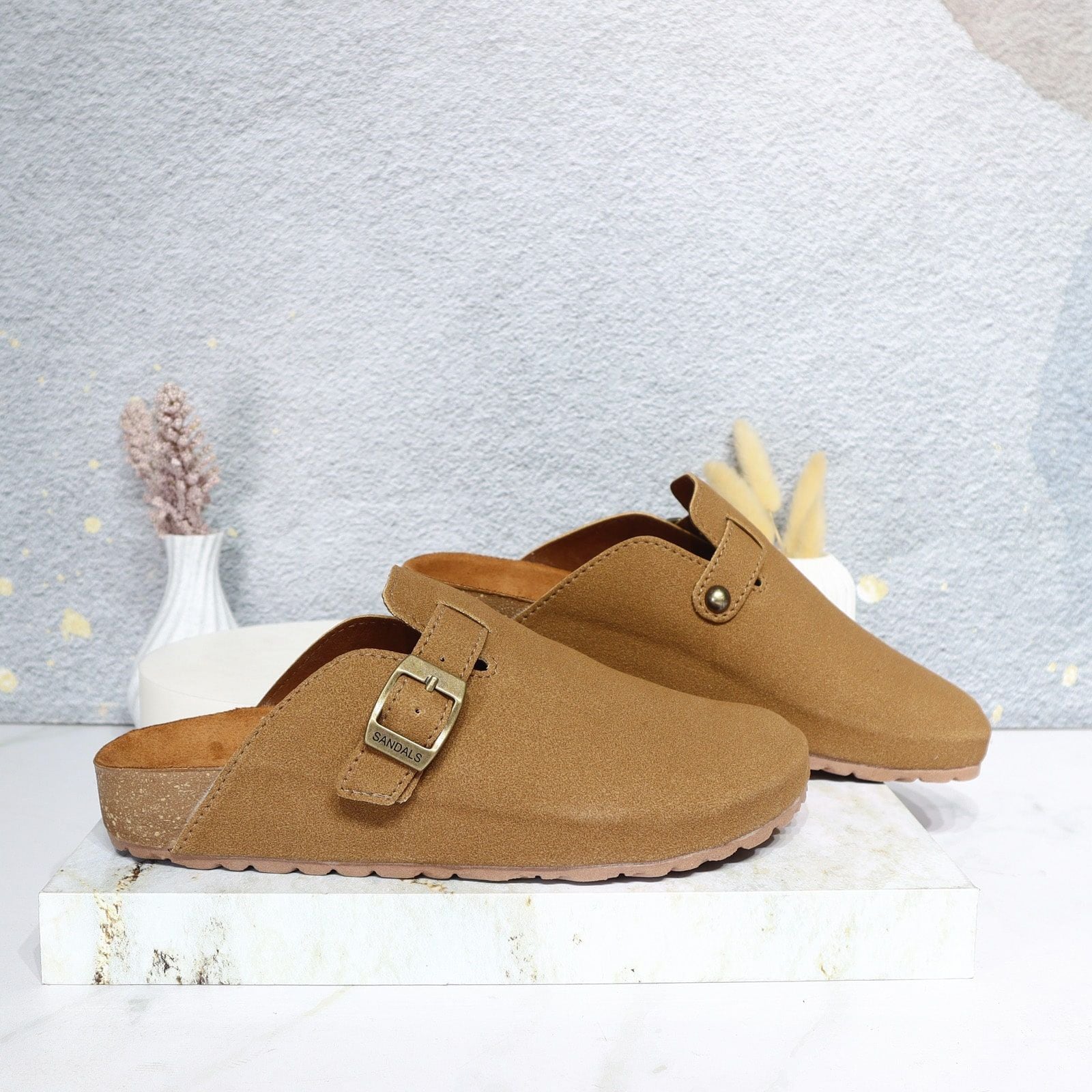Sandalia plana miel para mujer M70-Z620