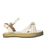 Sandalia plana talco para mujer M62-Z471